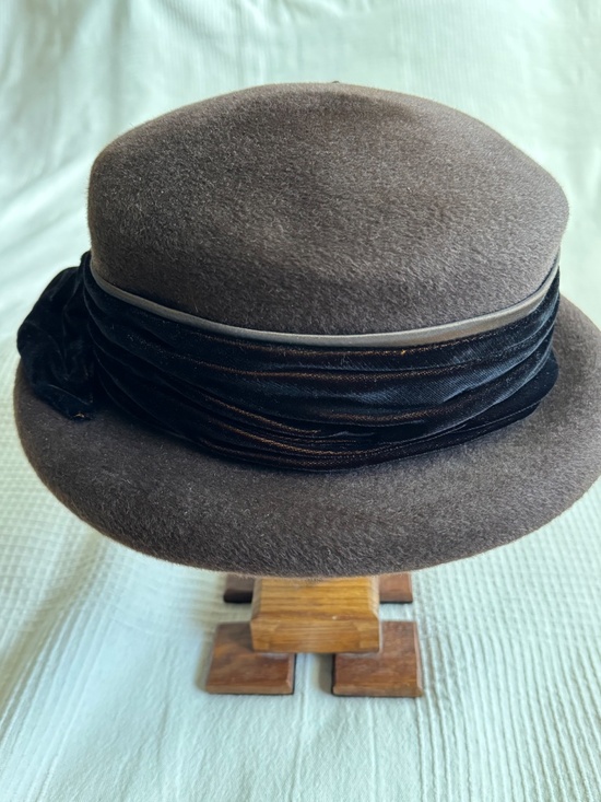 Vintage Neiman Marcus Rabbit Fur Cloche-Pillbox Hybrid - Made in England - 6 3/4 main image 12